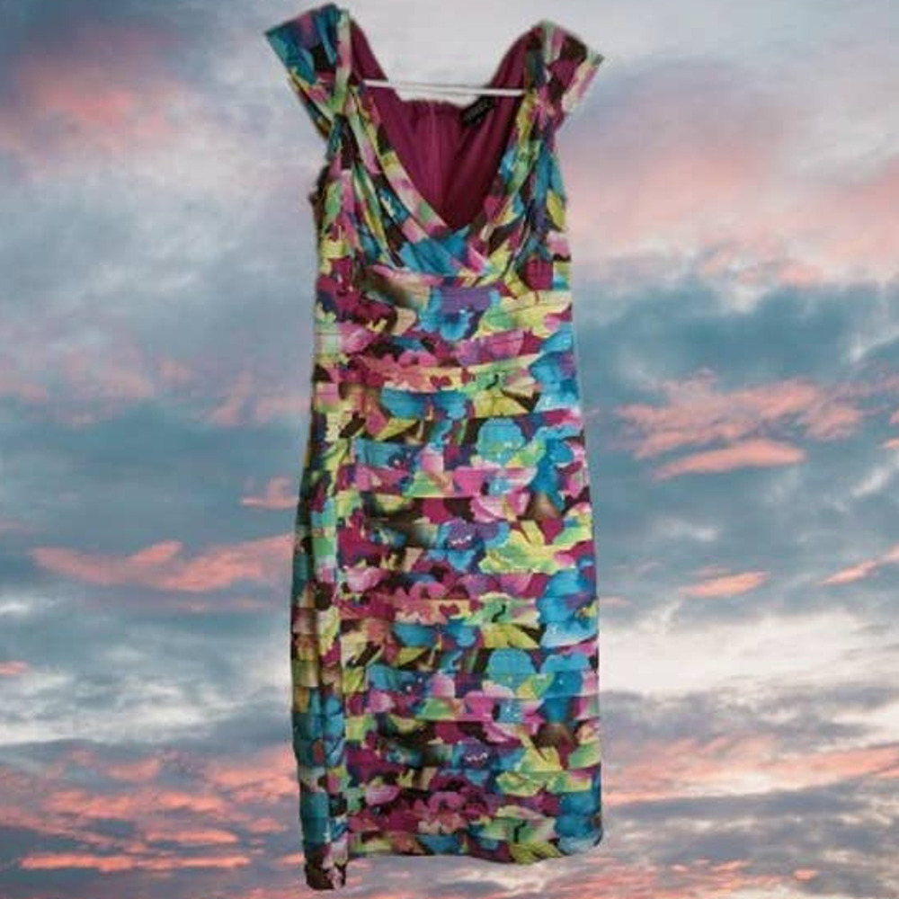 Adrianna Papell sz 8  lined, stretch, sleeveless, floral dress. fall/holidays